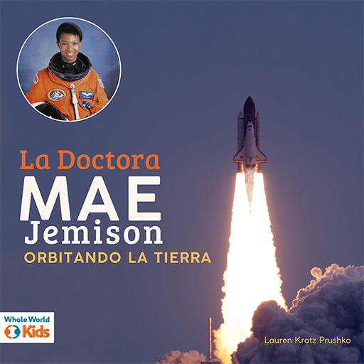 La Doctora Mae Jemison en un traje espacial frente al lanzamiento de un transbordador.